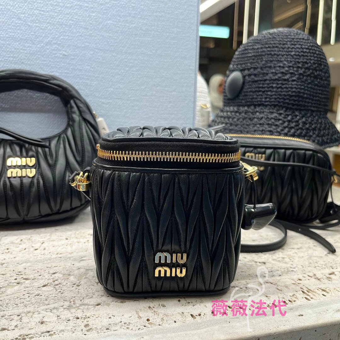 MIU MIU/缪缪23年新款褶皱小盒子包单肩斜跨小方包女包