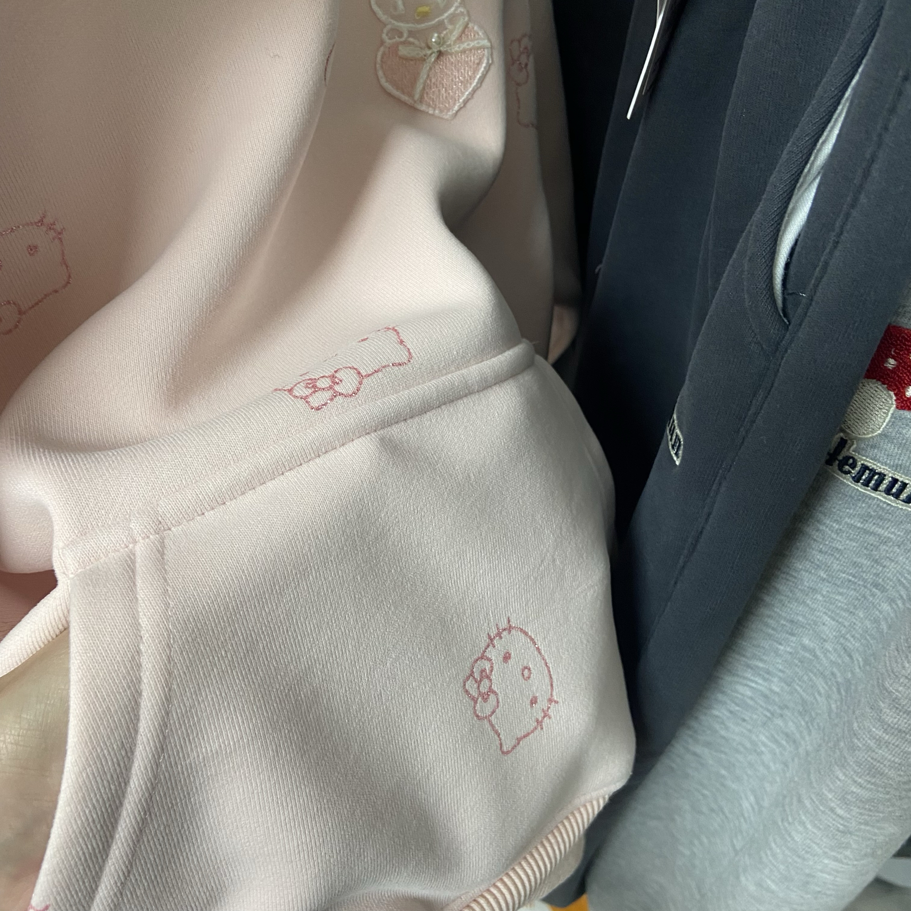 NGT120-160码深秋冬季女童连帽卫衣薄绒细腻舒适好穿口袋上衣 - 图2