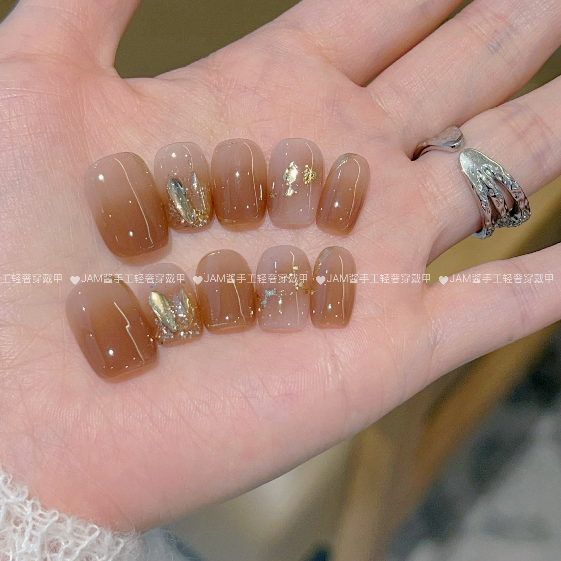 暖冬 秋冬新款纯手工穿戴甲短款焦糖棕色渐变穿戴美甲高级感显白,淘宝优惠券,粉丝福利购,淘宝优惠卷
