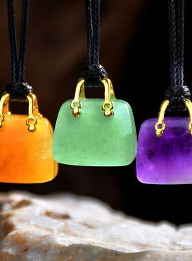 时尚新款皮绳天然石包包项链女小众设计感轻奢款春夏粉晶吊坠项链