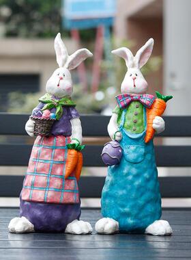 亚马逊树脂摆件花园兔子家居户外装饰橱柜摆件吊绳秋千兔子挂饰