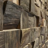 Большая выветриваемая бревенчатая гостиная фоновая стена Стенец Троянский магазин Дверь Дверь Голоба Столень Ретро украшение старой лодки дерево