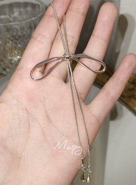 小众设计感蝴蝶结抽拉毛衣链