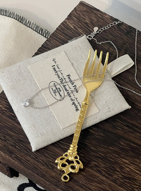 一十七手作鼻屎钻人工锆石锁骨链