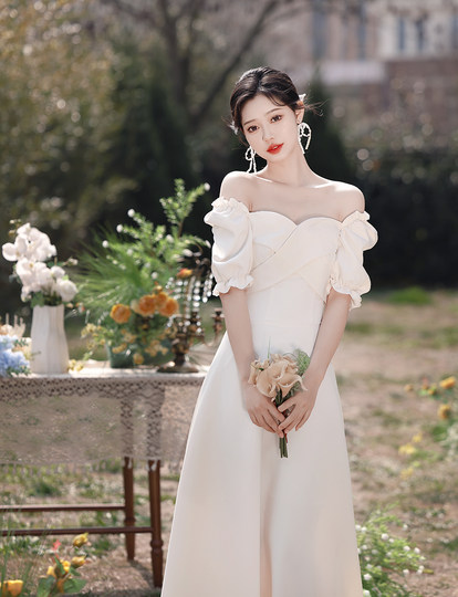 Bridesmaid suit 2025 new champagne satin dress with high-end feeling niche fairy style autumn sister group dress for women