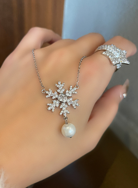 韩国东大门时尚气质毛衣链秋冬2025雪花珍珠项链女个性时尚百搭
