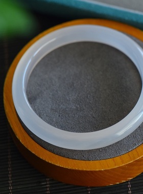 天然白月光玉髓手镯送女友闺蜜