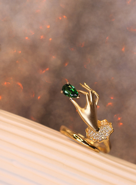 手戒指绿宝石沙佛莱捏捏