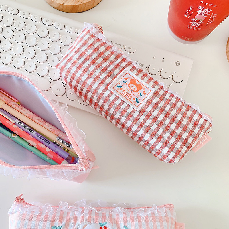 Lace cute cartoon bear inverted trapezoid stationery bag