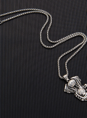 美式个性钛钢发动机引擎吊坠男士复古气质高级感不锈钢铸造项链男