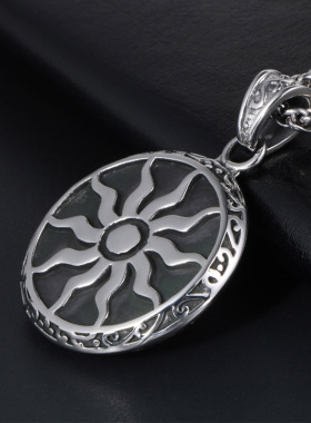 欧美复古图腾太阳神吊坠项链男士时尚精品钛钢挂链个性发型师配饰