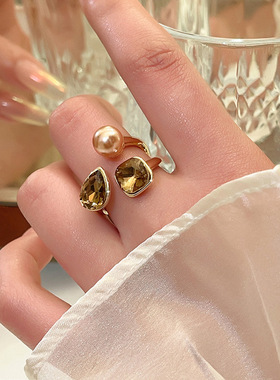 镶锆菱形鸢尾花朵宽面开口戒指