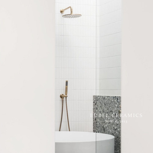 六贝 北欧白色竖条弧形面马赛克卫生间浴室游泳池墙砖吧台瓷砖 - 图1