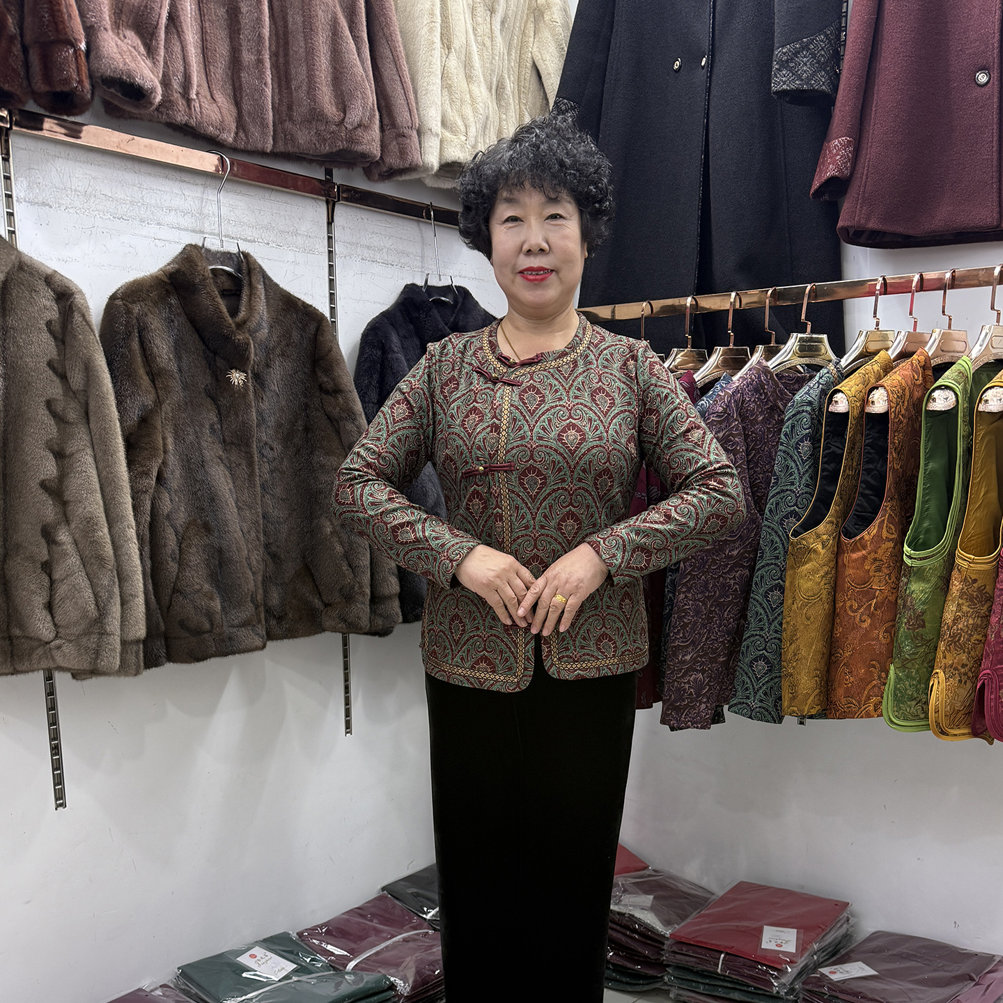 妈妈秋冬新款民族风一体绒保暖打底衫女短款改良旗袍德绒时尚上衣 - 图1