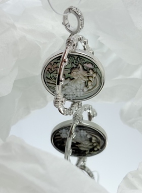 S925纯银天然贝雕双面九尾狐猫咪