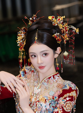 2025中式新娘头饰套装复古红色流苏红色眉心坠花朵秀禾服减龄发饰