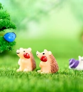 微景观拿蘑菇刺猬造景装饰摆件