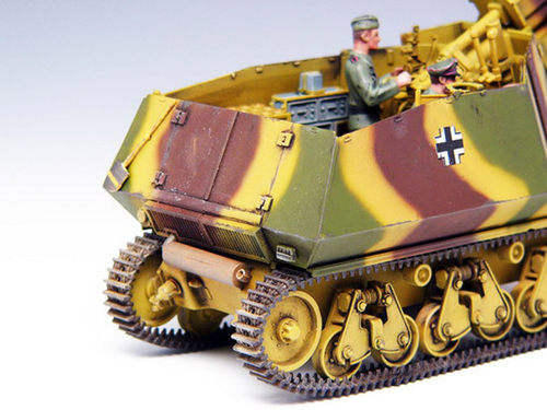 小号手 00353 1/35德国39(H)105mm自行榴弹炮(附内构兵人) - 图1