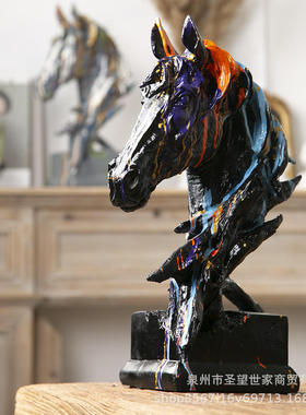 艺术创意北欧泼彩水转印马头摆件客厅礼品轻奢乔迁电视柜玄关装饰