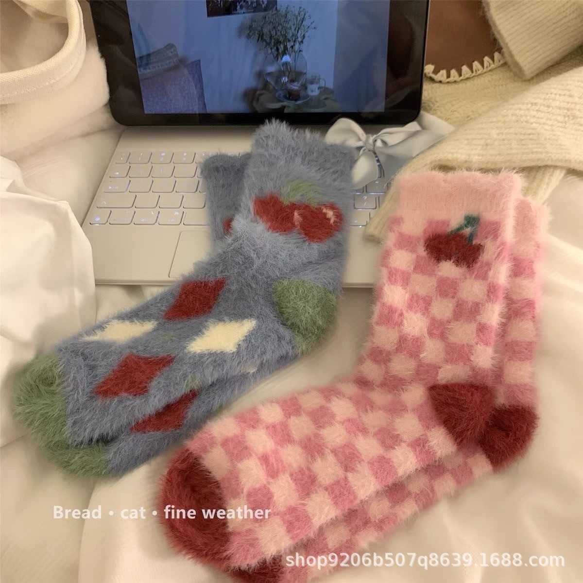 德国进口秋冬水貂绒女袜樱桃棋盘格蝴蝶结加厚地板袜日系可爱甜美 - 图0