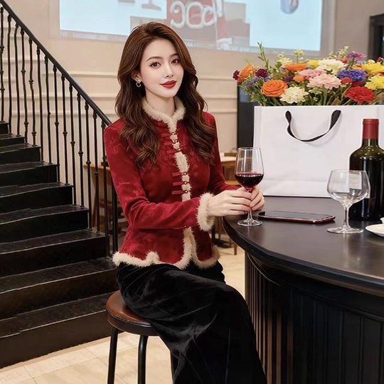 新中式国风女装冬季高端洋气独特超好看新年战袍保暖加厚打底衫