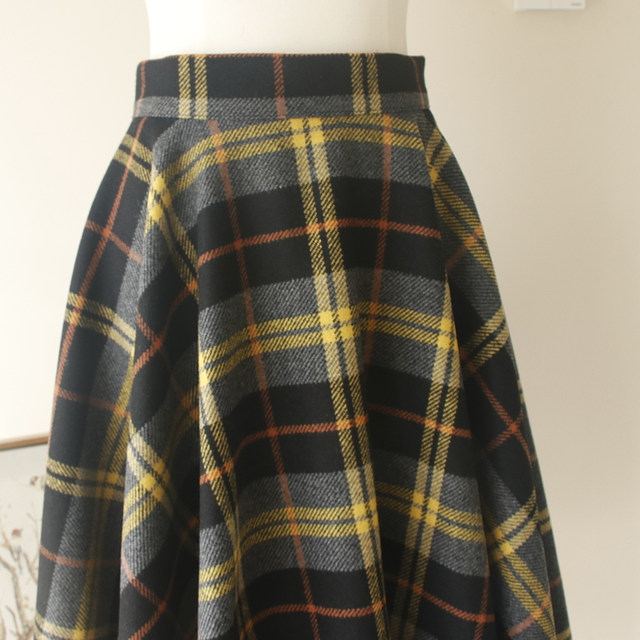 Autumn and winter plaid woolen skirt with large hem umbrella skirt