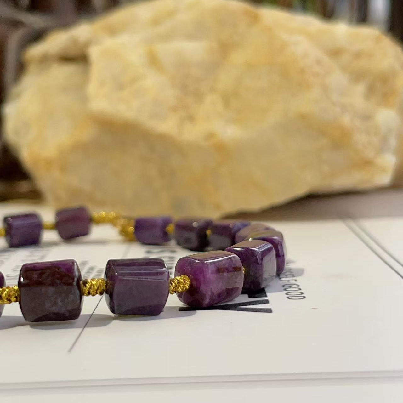 舒俱来酱红四棱珠手链18K/16cm（锈梦）AZB5461,淘宝优惠券,粉丝福利购,淘宝优惠卷