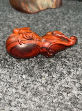 印度小叶紫檀檀香紫檀（纯手工雕刻手把件）