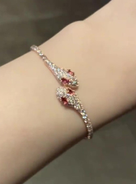 「红色灵蛇」超闪微镶锆石小红蛇手链新款时尚个性设计独特手饰女