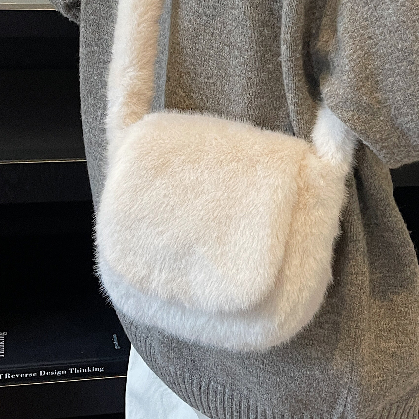 冬季小众百搭洋气毛毛单肩包女2026新款时尚流行纯色毛绒绒斜挎包,淘宝优惠券,粉丝福利购,淘宝优惠卷