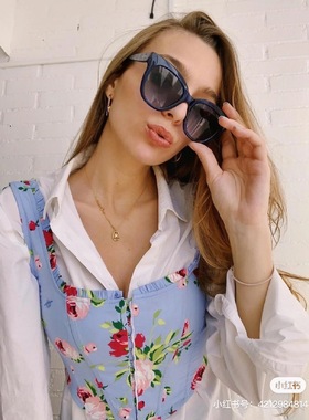 P家同款 西班牙小众字母项链夏天彩色锆石精致金色锁骨链