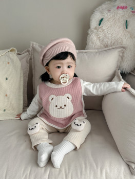 ins2024 Spring suit infant bear head embroidered vest + bottoming shirt + bear pit strip leggings set 3 ຊິ້ນ