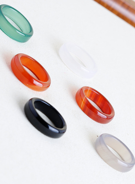 天然红玛瑙玉髓女细戒指红色本命年指环绿黑白色文玩菩提佛珠跑环