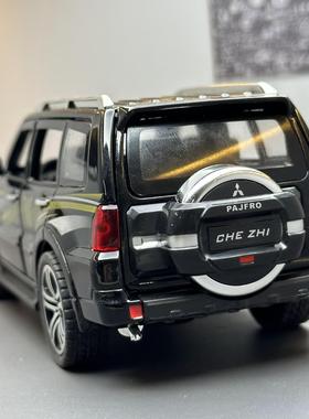 三菱帕杰罗仿真越野车模桌面摆件