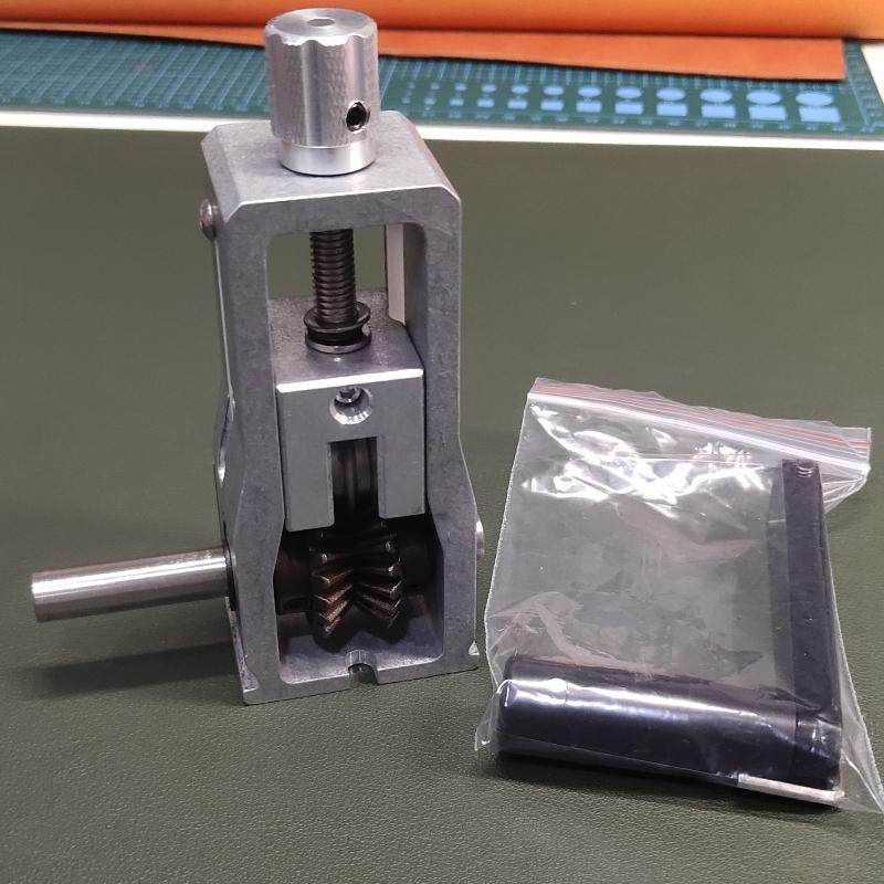 剥线机小型家用手摇电动剥线机破皮扒废旧电线铜线工具剥去脱皮机,淘宝优惠券,粉丝福利购,淘宝优惠卷