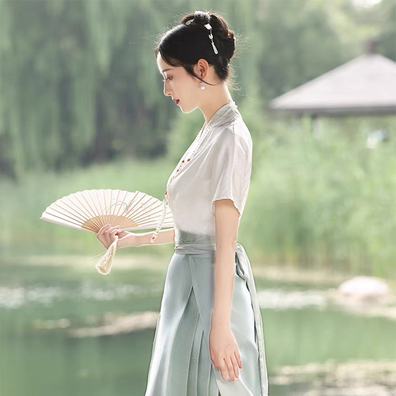 新中式国风马面裙套装女2024夏季短袖白衬衫半身裙日常上班两件套-图1