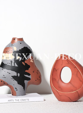 简约现代空洞红色树脂样板间