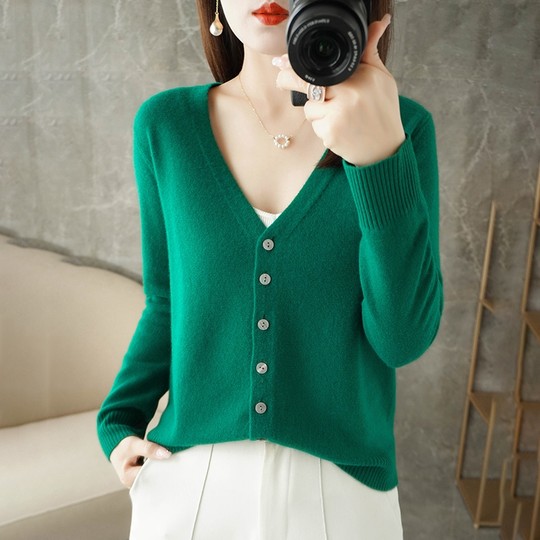 Off-season clearance spring and autumn new V-neck cashmere cardigan for women