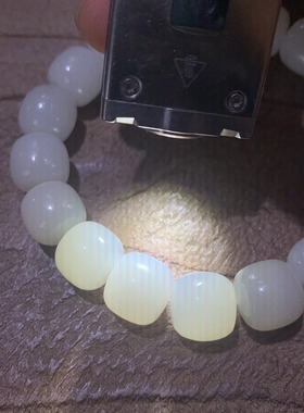 新疆和田玉且末料羊脂白玉老型珠手串