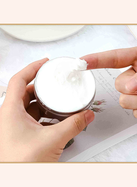 上海女人牡丹保湿雪花膏