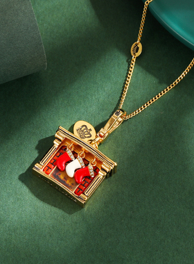 立体珐琅彩镶钻袜子壁炉吊坠项链