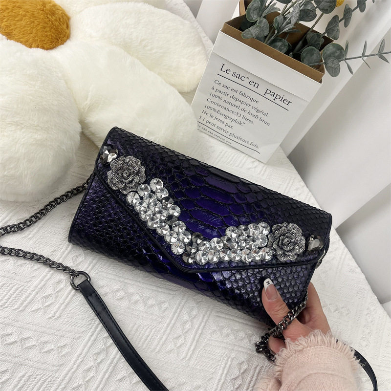 手拿包欧美女士跨境新款鳄鱼纹斜挎包外贸女士镶钻斜挎链条包,淘宝优惠券,粉丝福利购,淘宝优惠卷