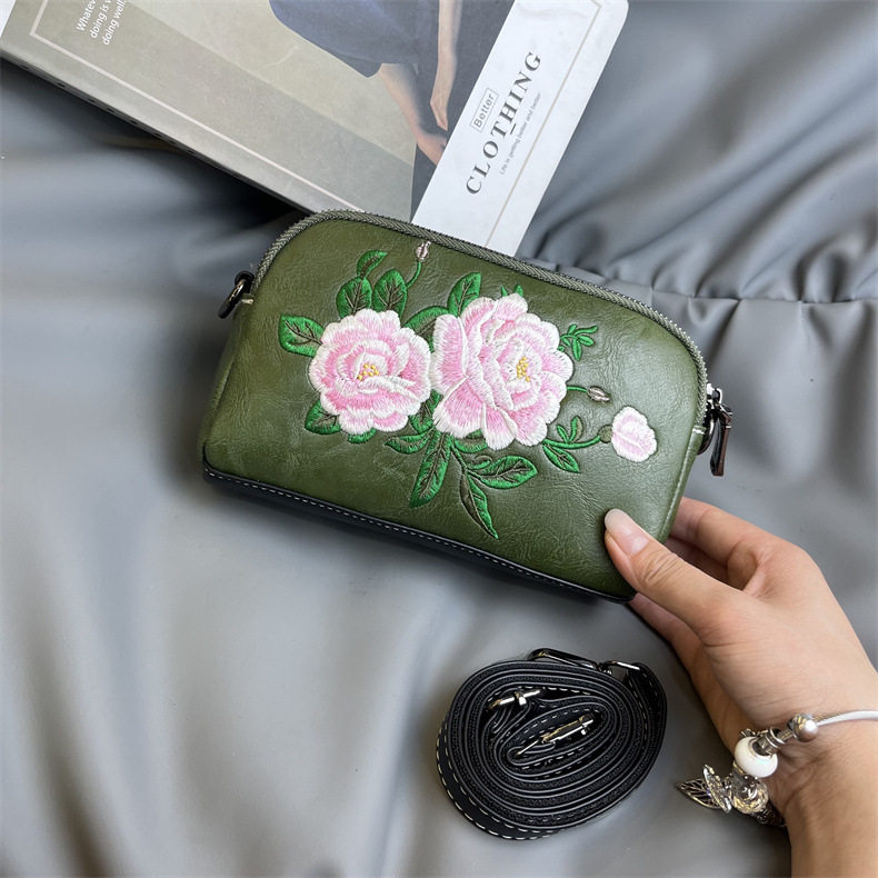 手机零钱包女民族风绣花中年妈妈包多隔层中国风单肩斜挎手拿包,淘宝优惠券,粉丝福利购,淘宝优惠卷