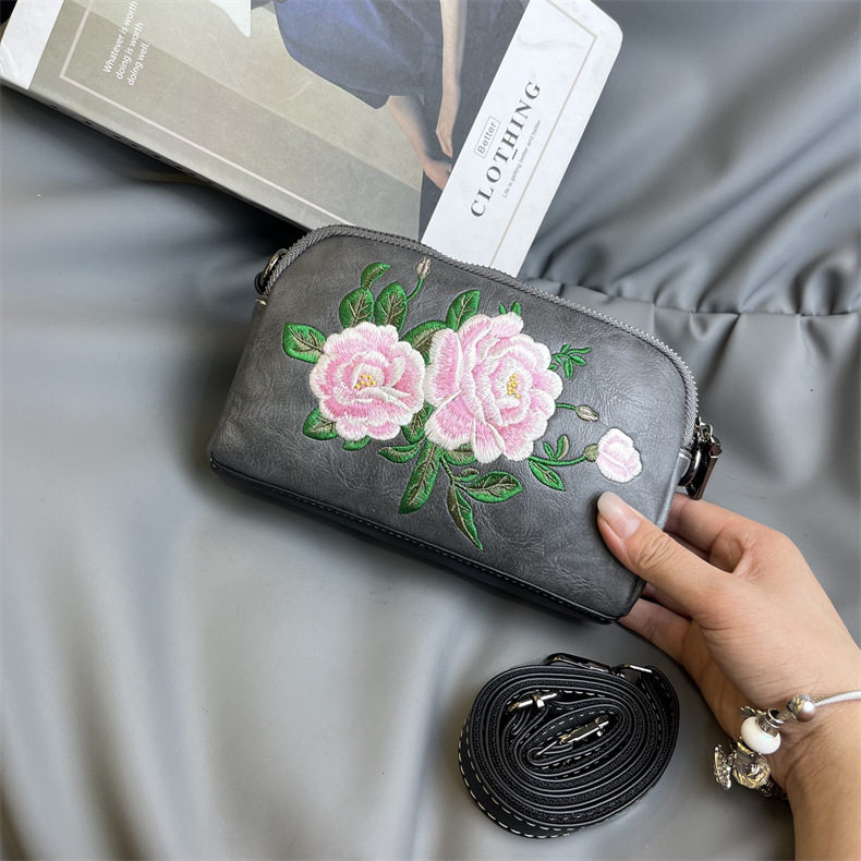 手机零钱包女民族风绣花中年妈妈包多隔层中国风单肩斜挎手拿包,淘宝优惠券,粉丝福利购,淘宝优惠卷