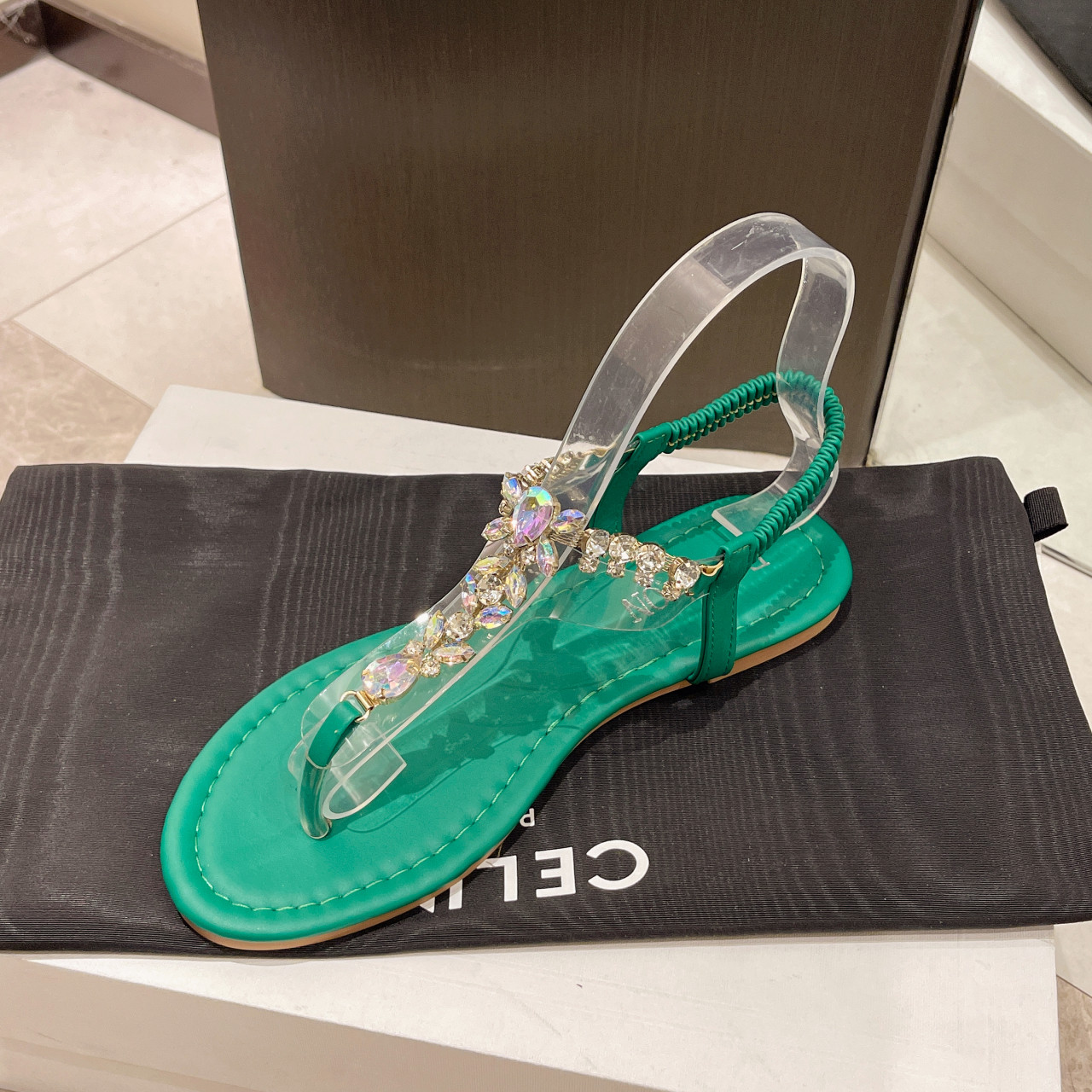 凉鞋女2026夏季新款平底百搭仙女风配裙子水钻夹趾沙滩鞋罗马鞋潮,淘宝优惠券,粉丝福利购,淘宝优惠卷