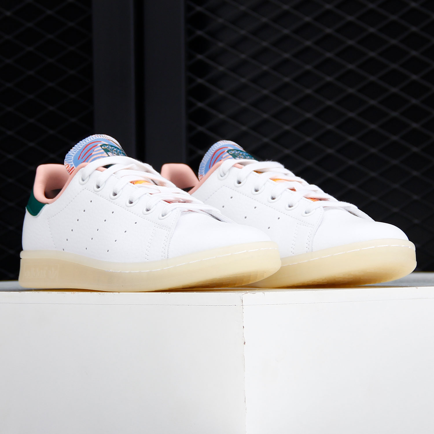 Adidas/阿迪达斯正品三叶草Stan Smith 女子涂鸦休闲板鞋 FX5679 - 图2