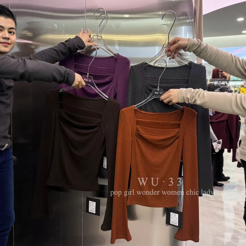 wu33打底衫2025冬新款韩方领喇叭袖小众洋气设计长袖磨毛T恤上衣 - 图1