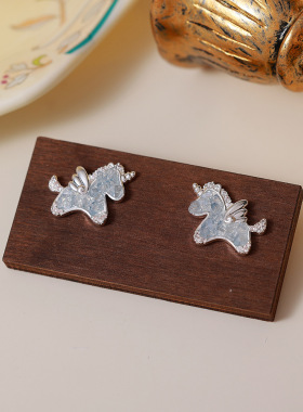 蓝色闪钻独角兽吊坠项链感精致百搭甜美可爱设计高级感锁骨链颈链