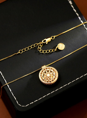 金店同款镶钻镂空花窗圆牌吊坠项链中古时尚轻奢八宝罗盘锁骨链