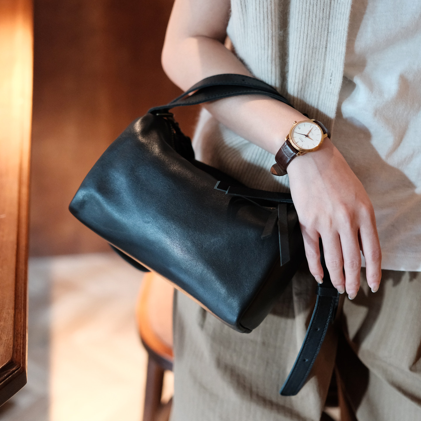 葱木 慵懒风松弛感包包 超软羊皮包红色包手提水桶包圆筒包斜挎包,淘宝优惠券,粉丝福利购,淘宝优惠卷